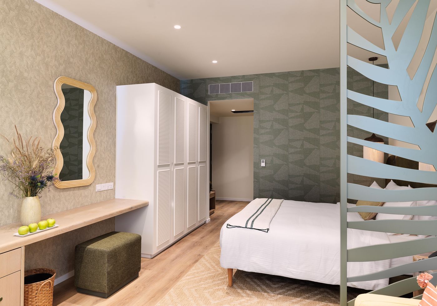 NALU Latchi Leonardo limited edition