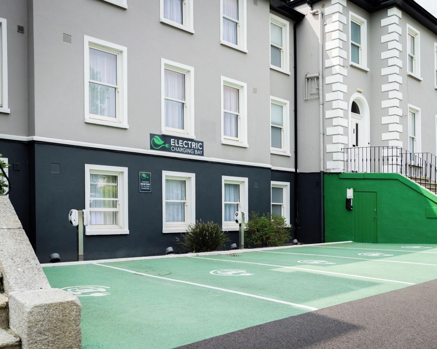 Sandymount Hotel-Ireland-Dublin-General view-7