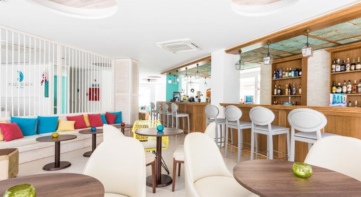 Plaza Beach Boutique