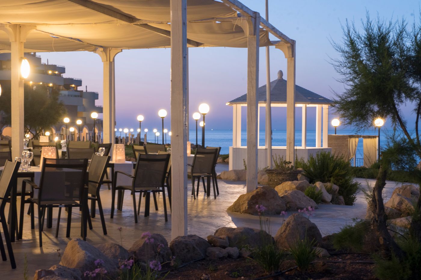 Radisson-Blu-Resort--Malta-St--Julians-Restaurant-16