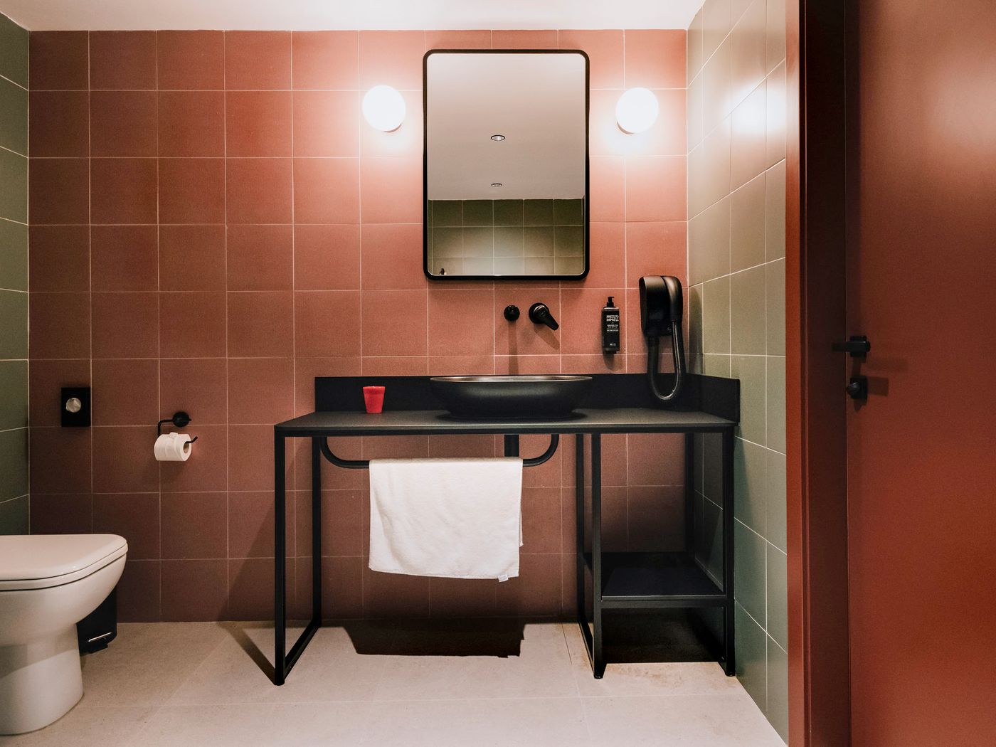 ibis-Styles-ST-Pauls-Bay-Malta-Room-19