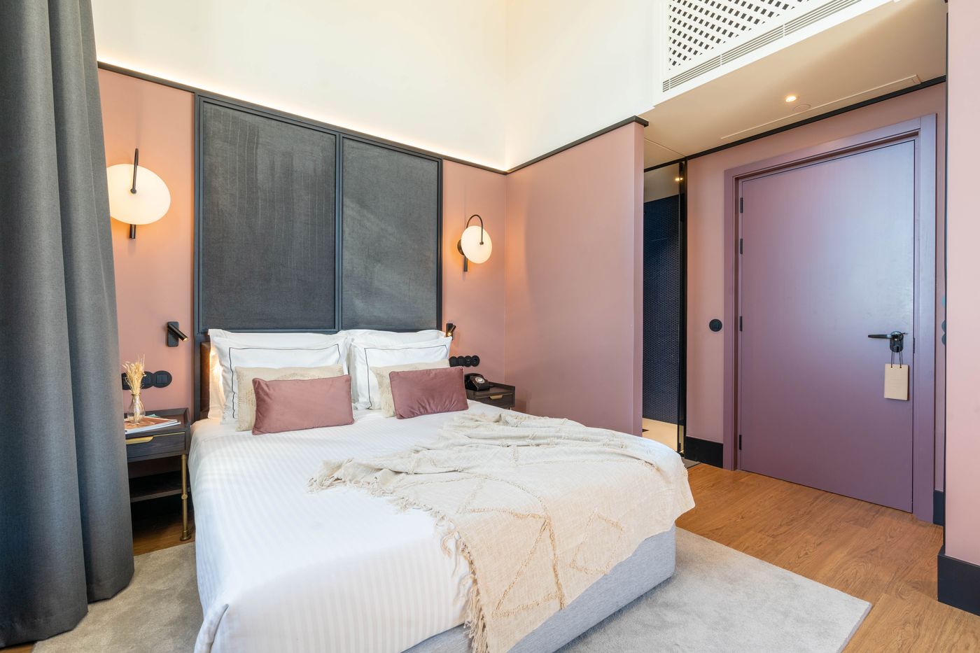 The-Editory-Riverside-Santa-Apolonia-Hotel-Room-42