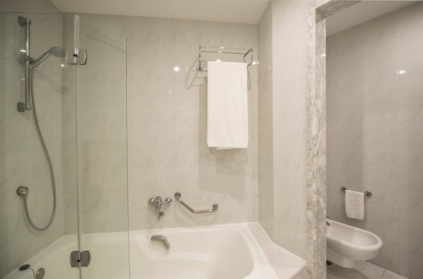 Beatriz-Costa-Teguise---Spa-Room-41