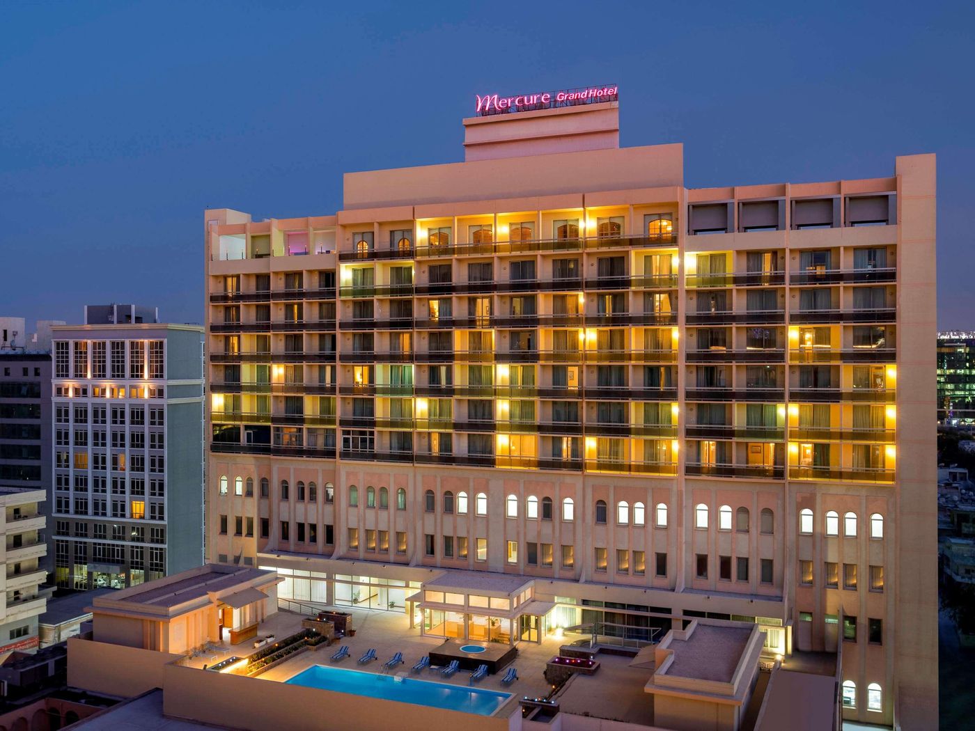 Treffen-House-Doha-Pool-4