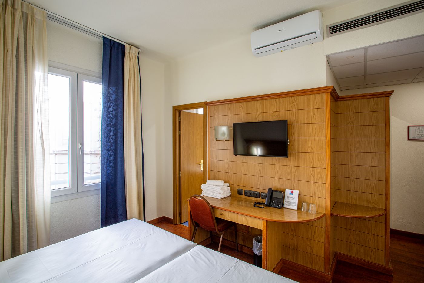 Aquaria-Negresco-Room-20