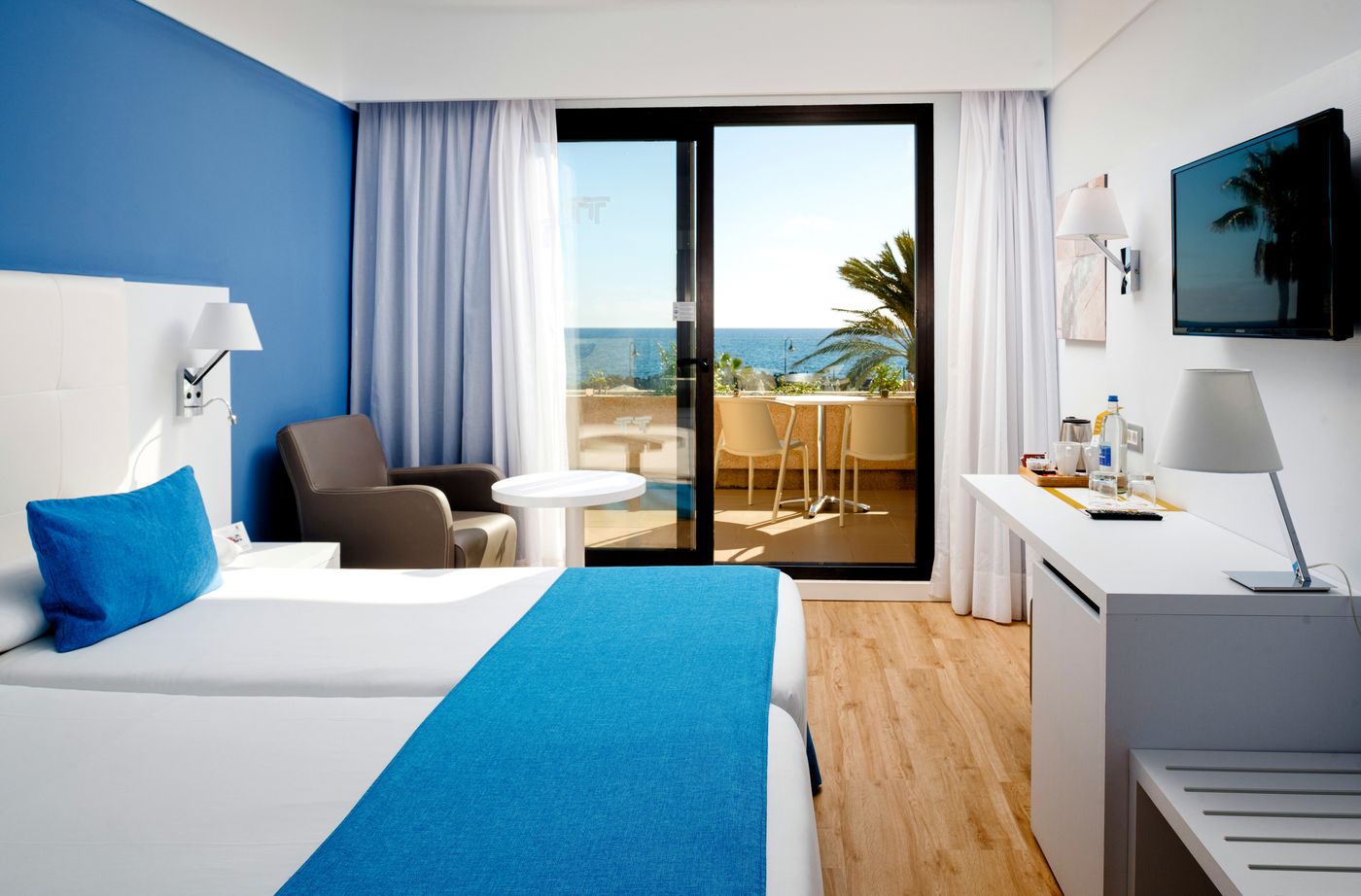 Alexandre-Teguise-Playa-Room-9