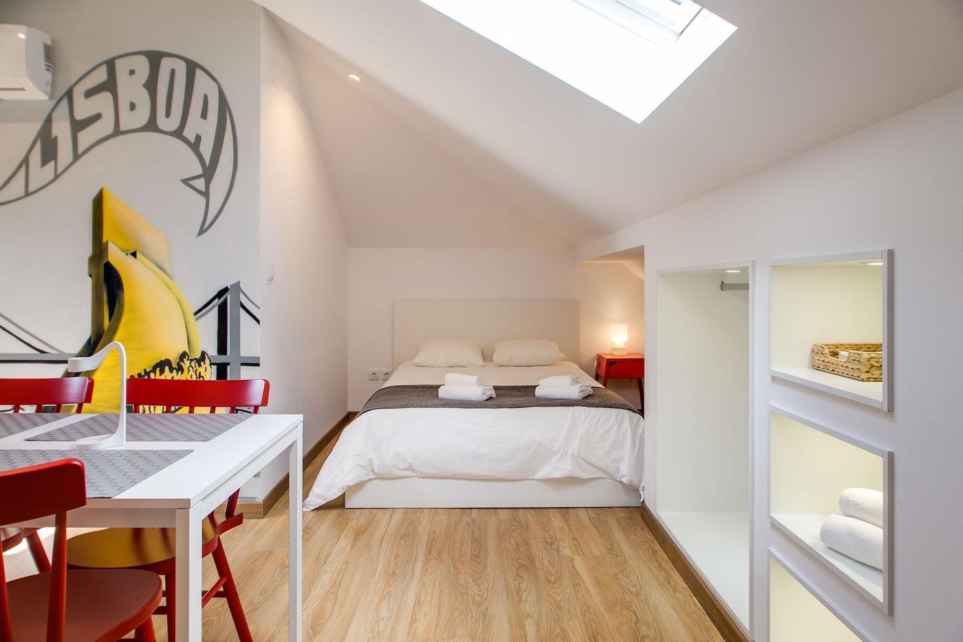 Home-Out-Rooms---Apartments-Room-118