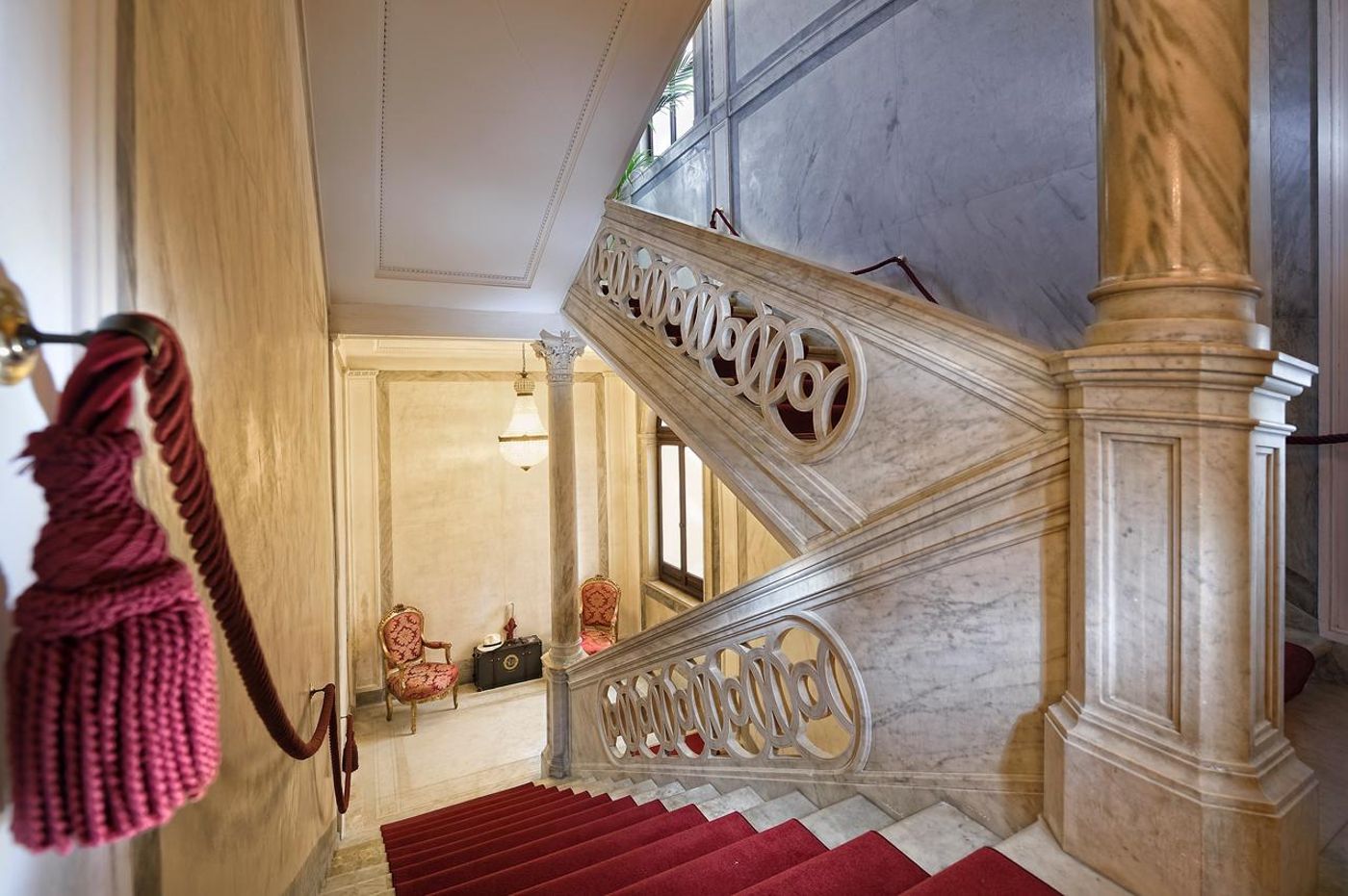 Ai-Reali-Hotel-Lobby-12