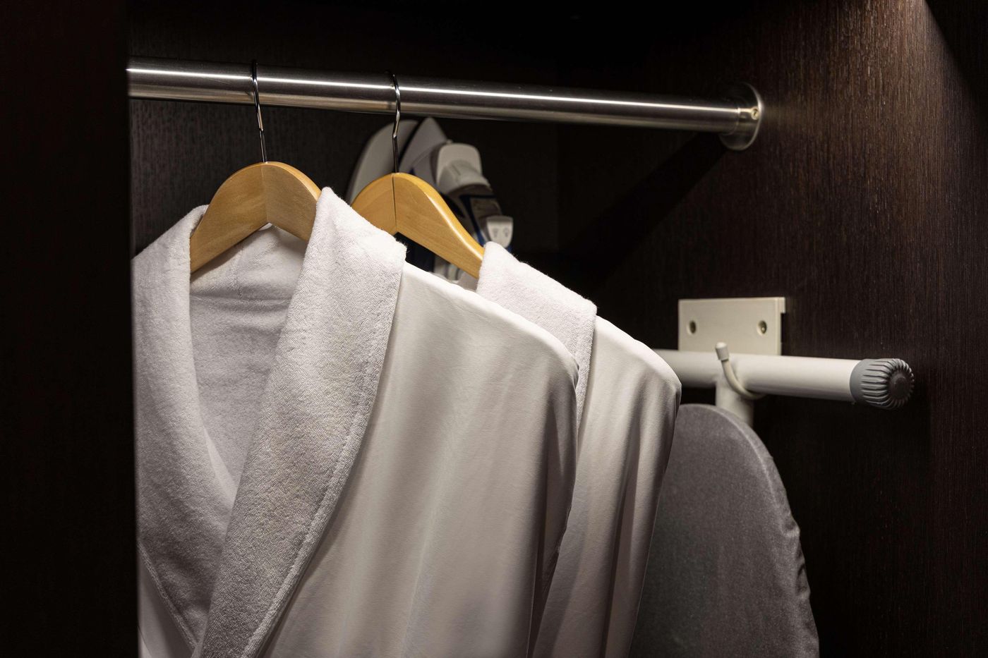 Doubletree-By-Hilton-Luxembourg-Room-34