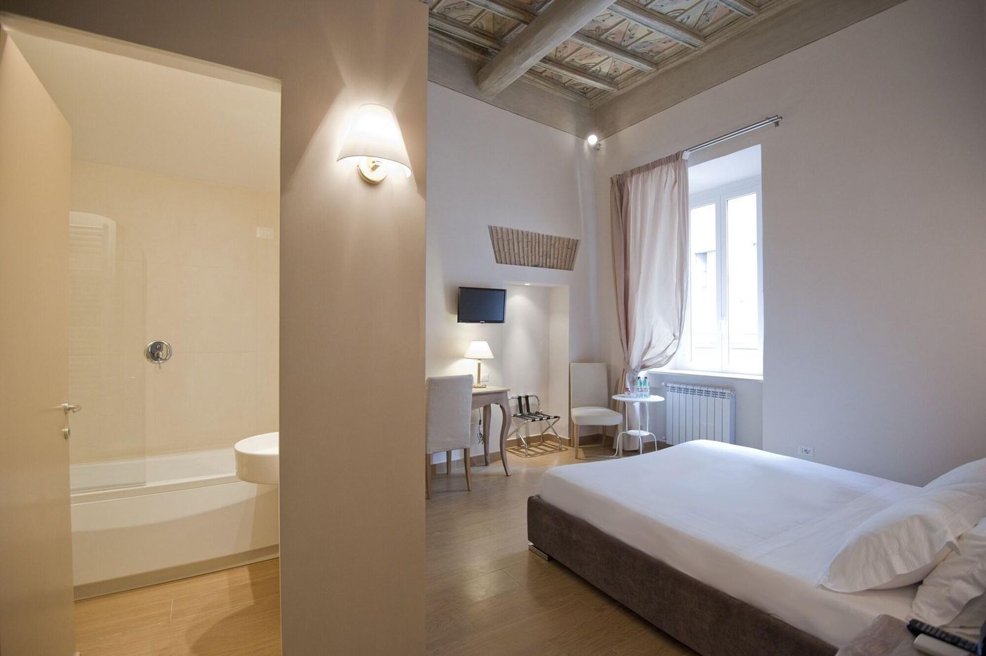 Little-Queen-Suite-Room-49