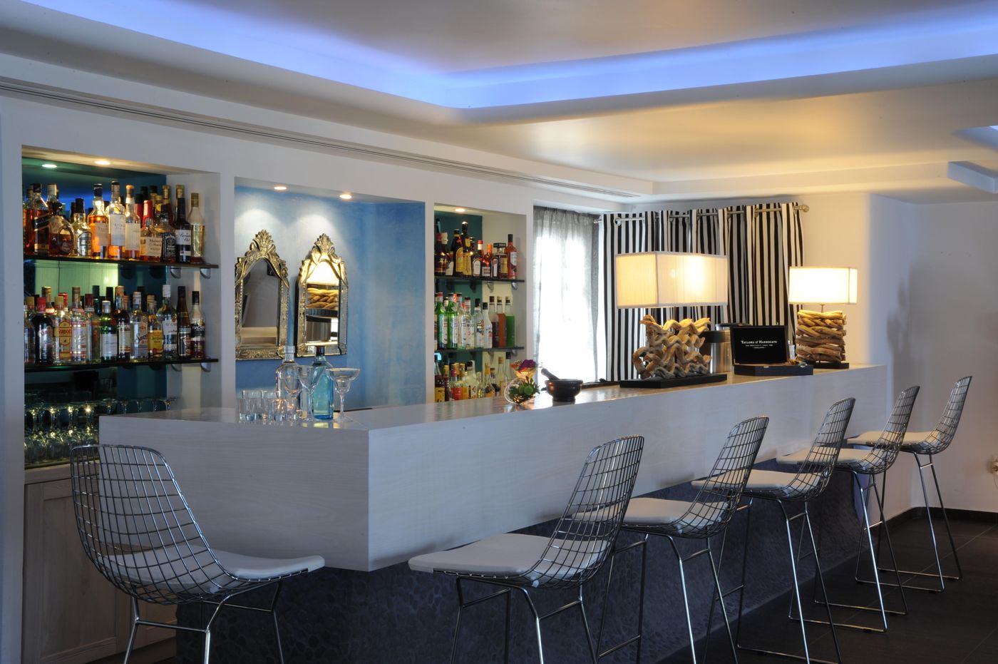 Aressana-Spa-Hotel---Suites-Bar-45