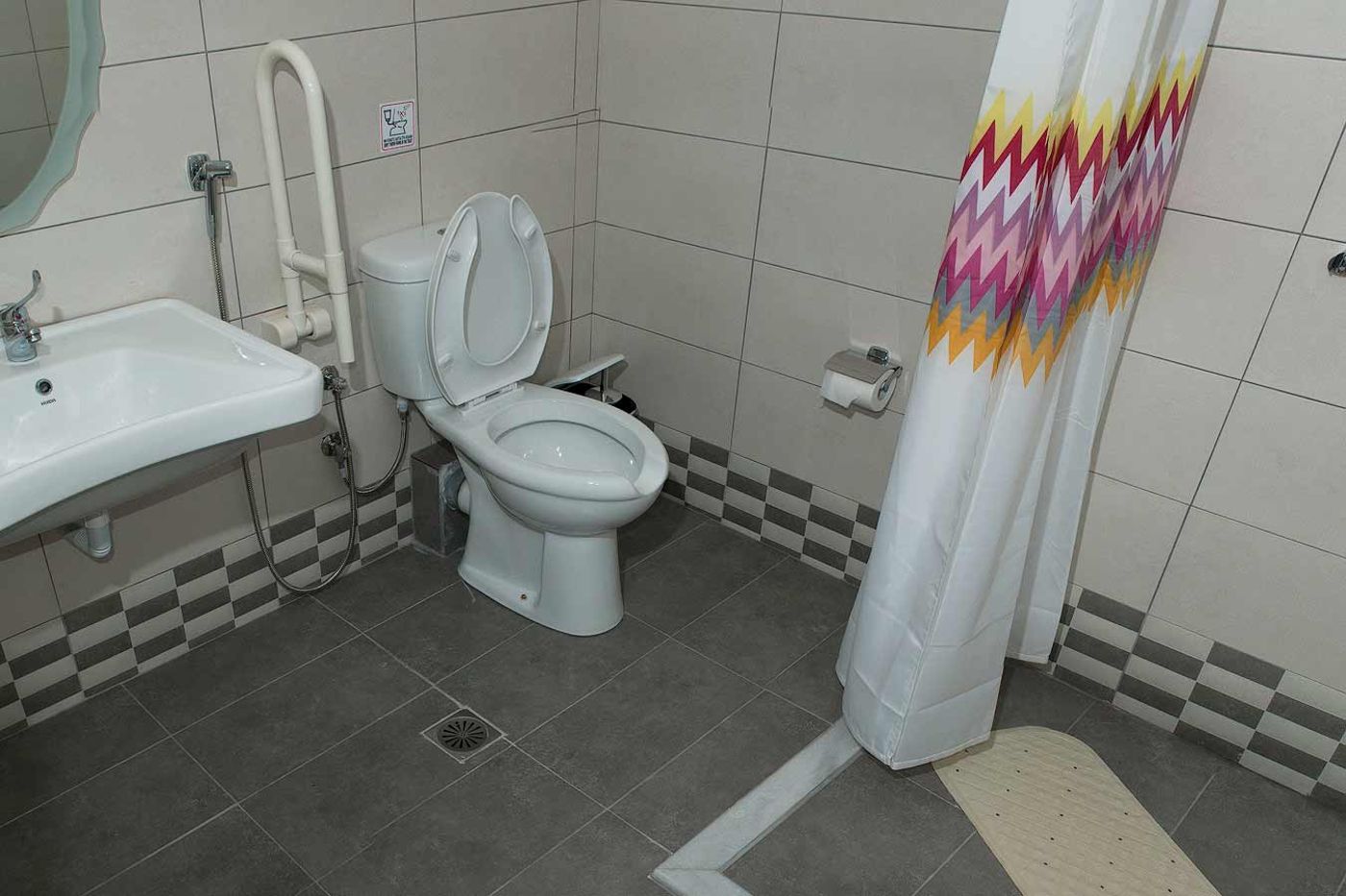 Tom-and-John-s-Apartments-Room-22