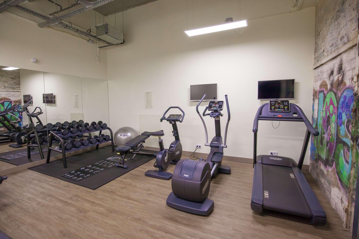 DoubleTree-by-Hilton-NDSM-Wharf-Sports-and-Entertainment-82