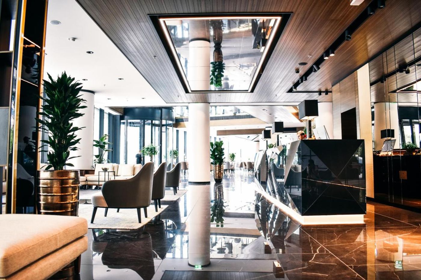 Grand Hotel Plaza-Slovenia-Ljubljana-Lobby-5