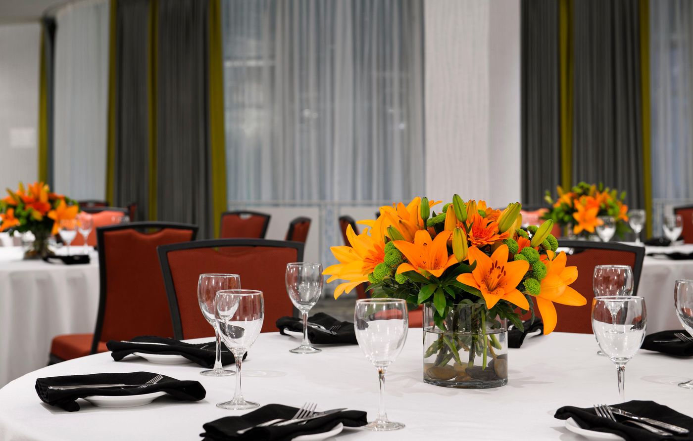 Holiday-Inn-Hotel-and-Suites-Vancouver-Downtown-Conferences-23