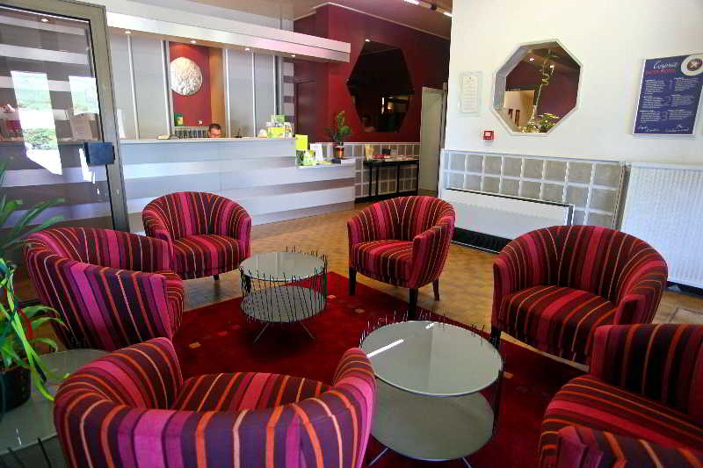 INTER-HOTEL MPL Ouest Hôtellerie de Balajan - France - VIC LA GARDIOLE - Lobby - 4