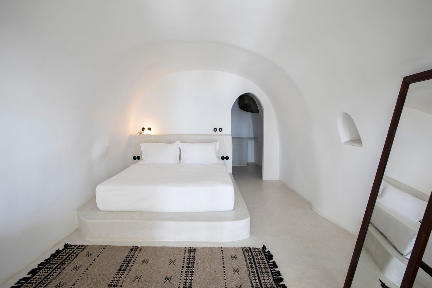 Ducato-Di-Oia-Room-4