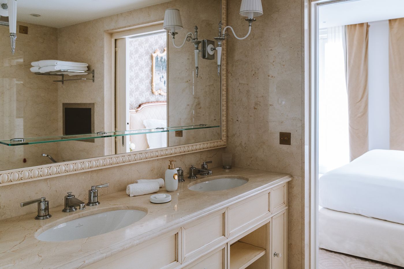 Hotel-Splendide-Royal-Paris-Room-22