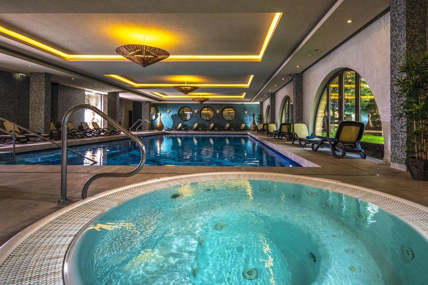 Budapest-Airport-Hotel-Stacio-Superior-Wellness-Pool-20