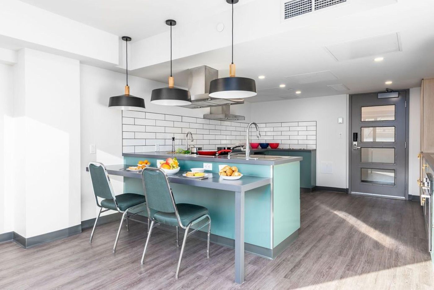 YWCA-Hotel-Vancouver-General-view-11