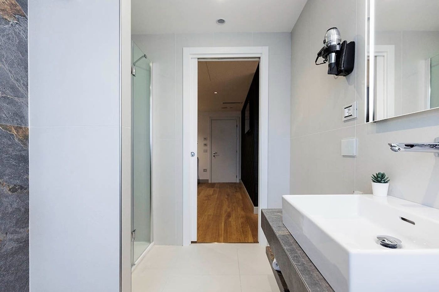 MH-Florence-Hotel---Spa-Room-37