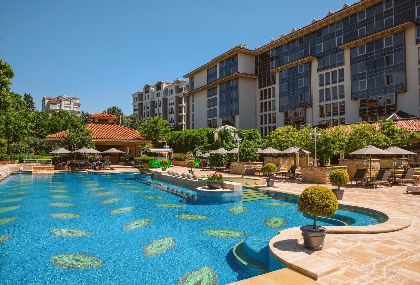 Grand-Hyatt-Istanbul-Pool-4