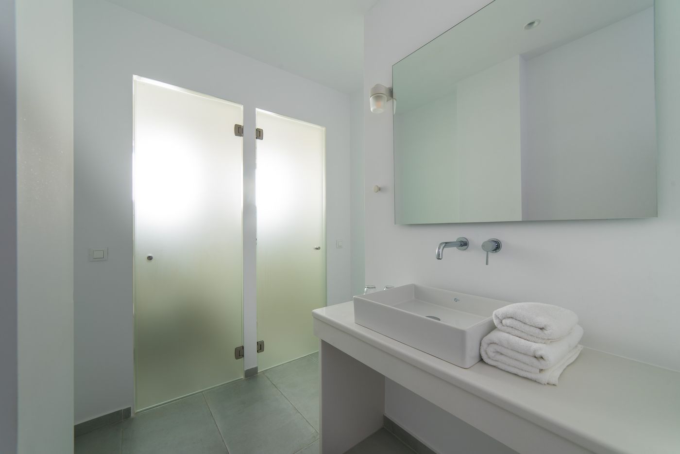 Vienoula-s-Garden-Room-34