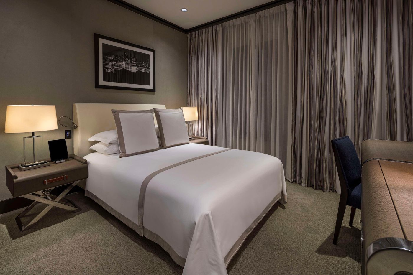 The-Chatwal-in-the-unbound-Collection-Room-24