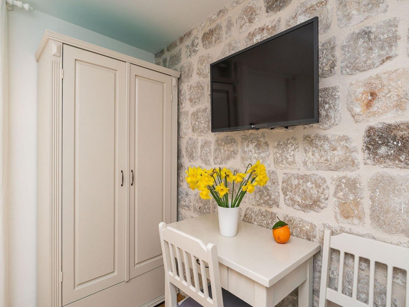 Lumin-Guesthouse-Room-37