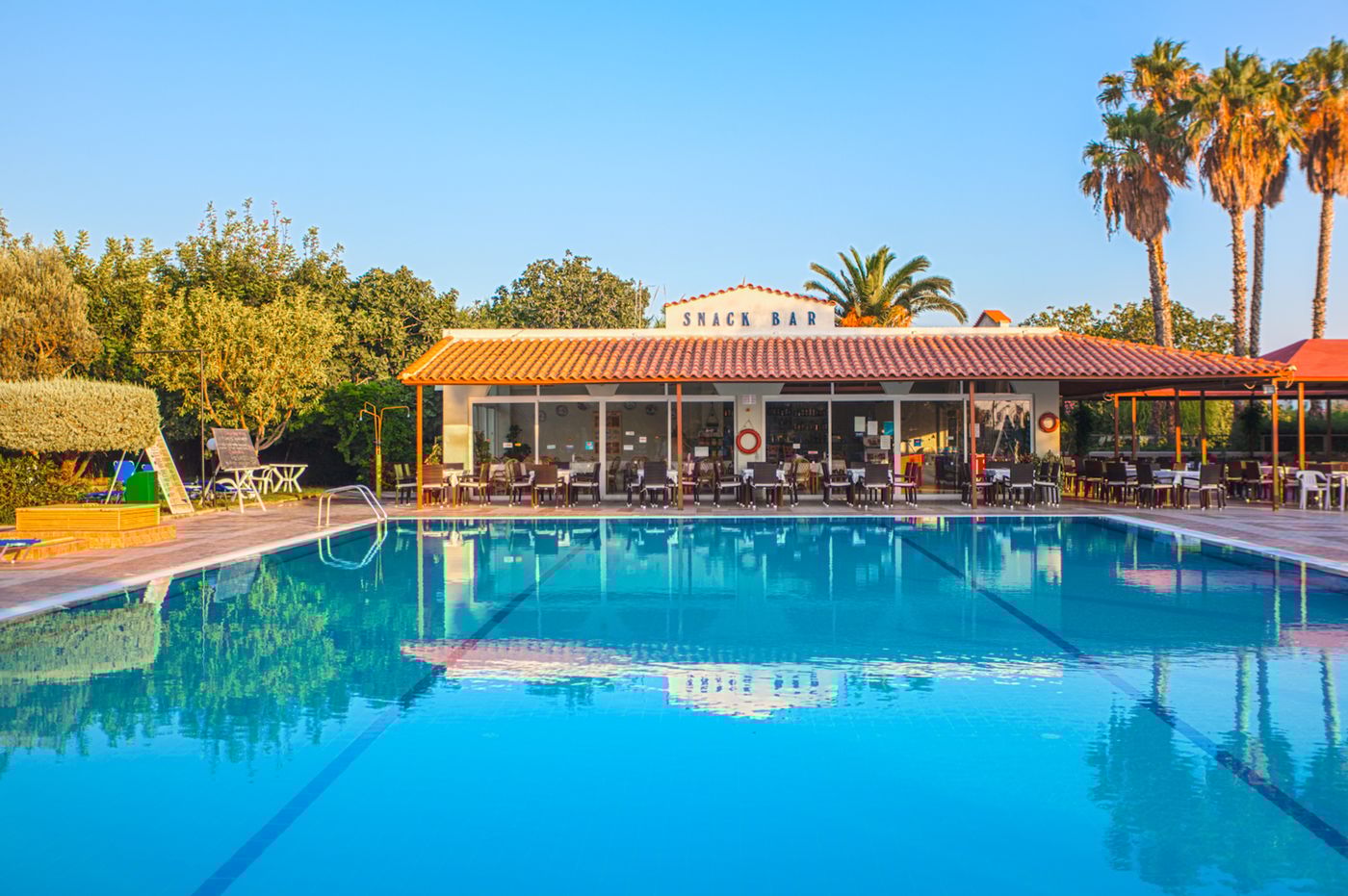 Continental-Palace-Pool-11