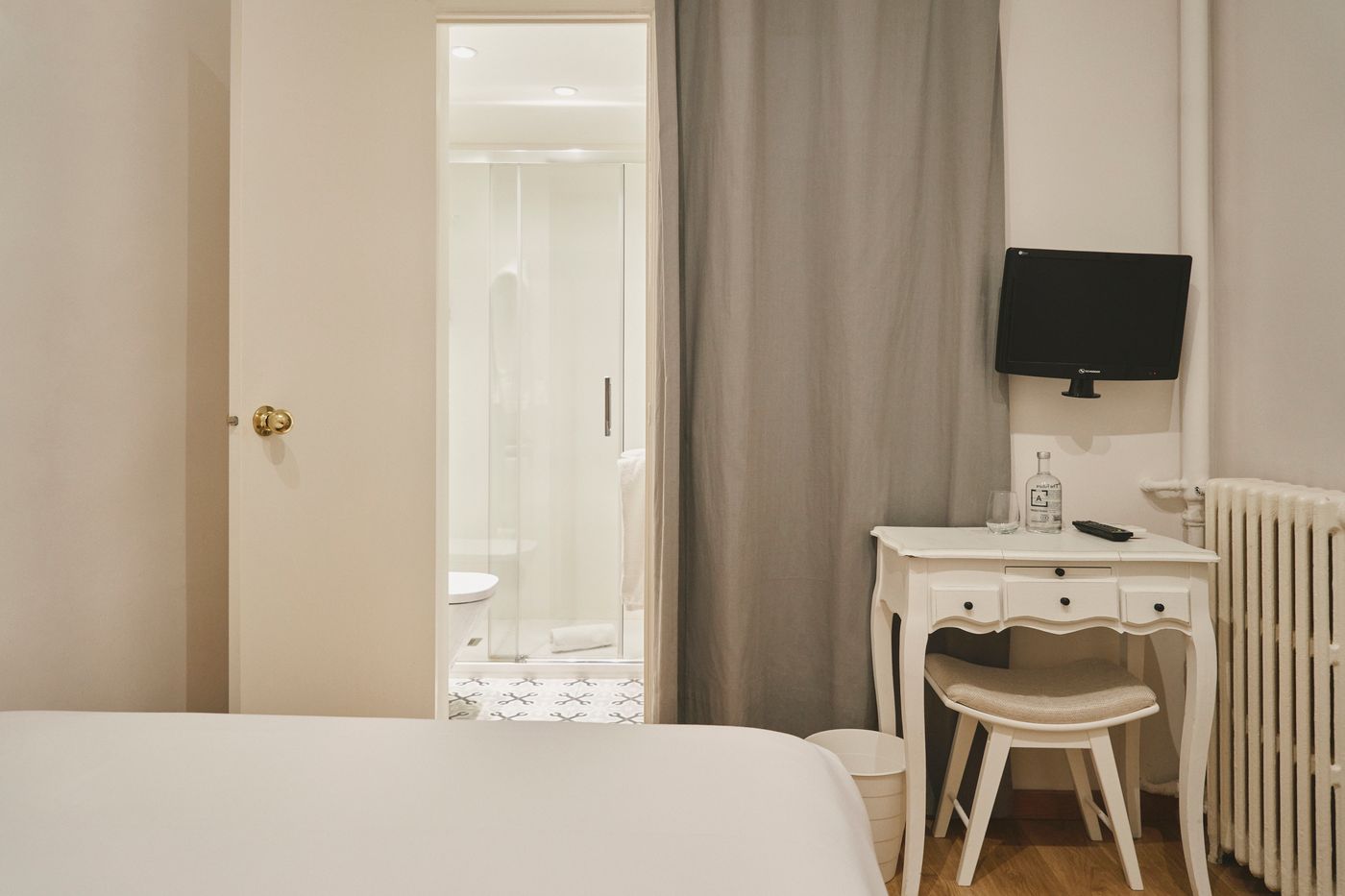 Meson Castilla Atiram Hotel-Spain-BARCELONA-Room-4