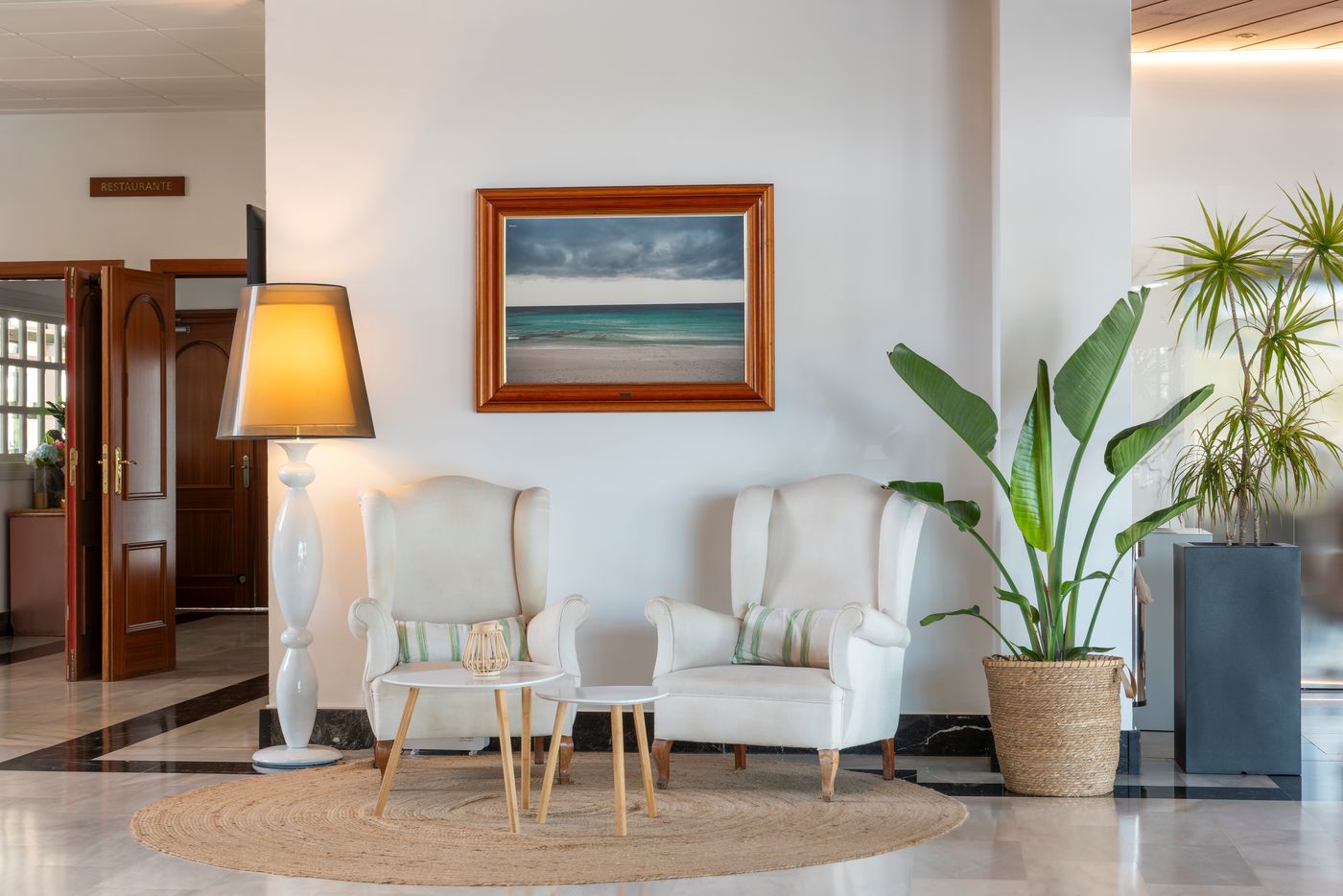 Valentin-Son-Bou-Lobby-65