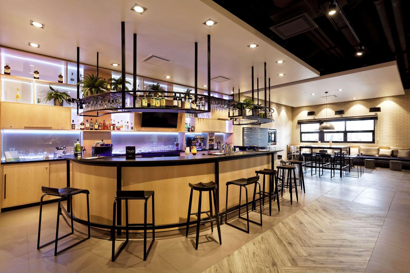 Hotel-Campanile-Warszawa-Bar-13