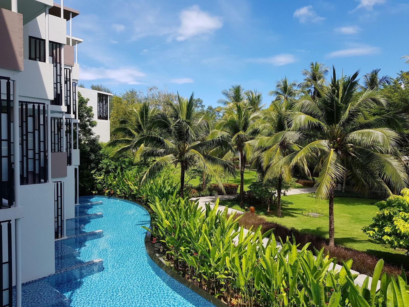 Holiday-Inn-Resort-Phuket-Mai-Khao-Beach-General-view-8