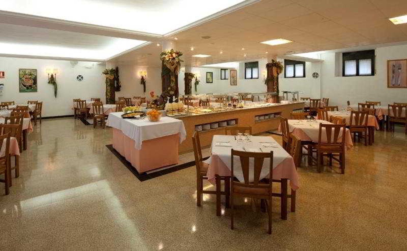 Marina-Tossa-Restaurant-15