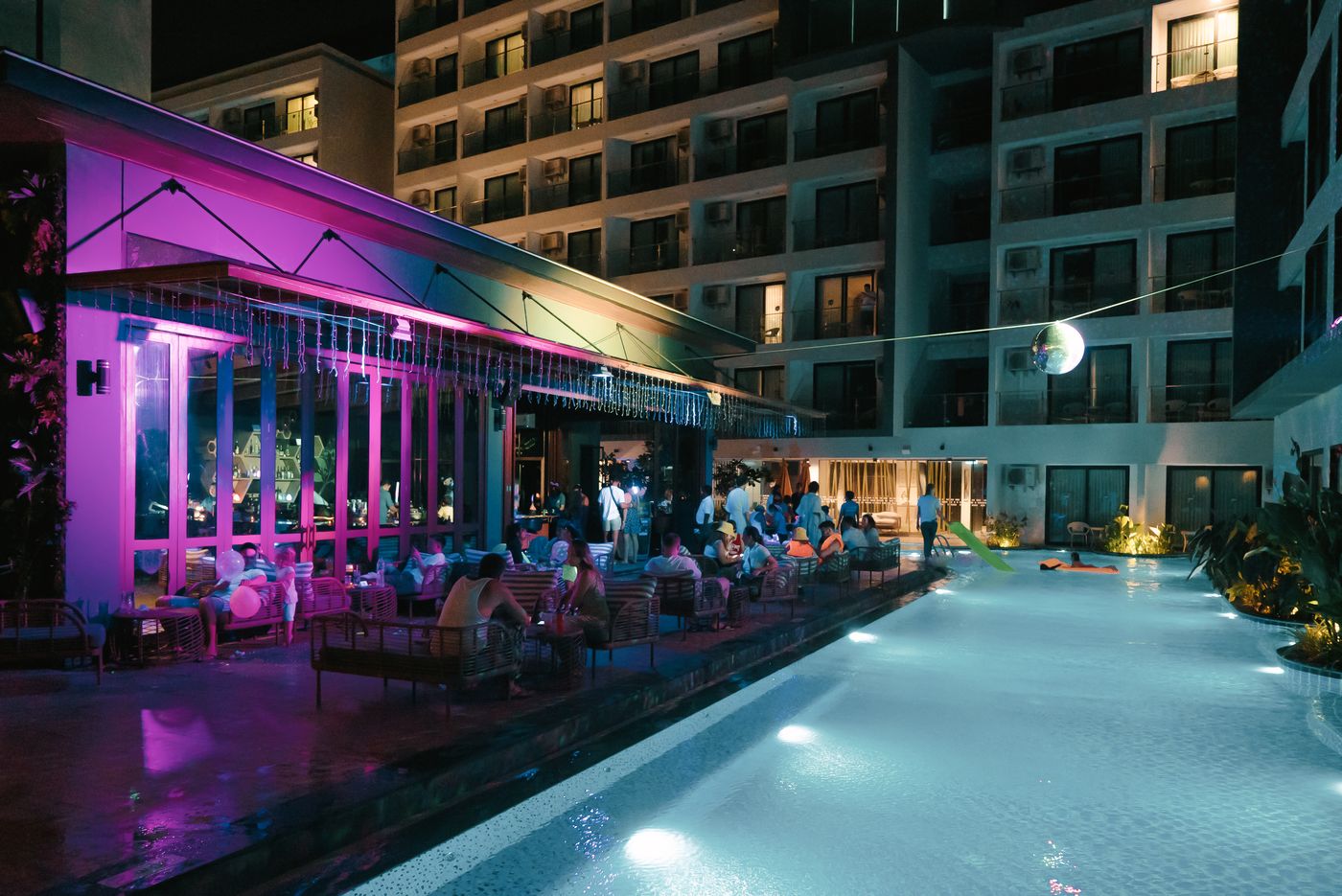 Wekata-Luxury-Sports-and-Entertainment-14