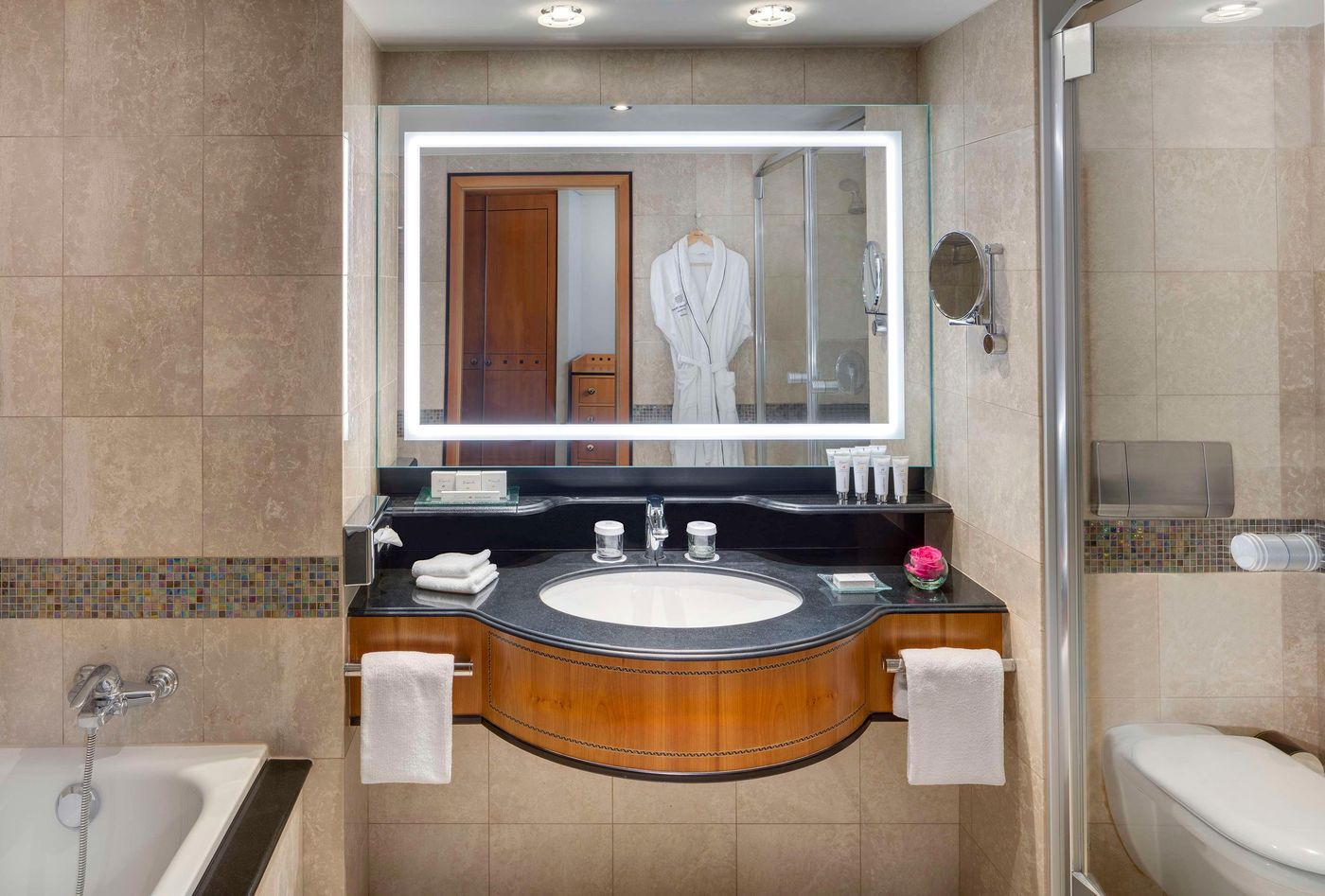 Kempinski-Hotel-Corvinus-Budapest-Room-80