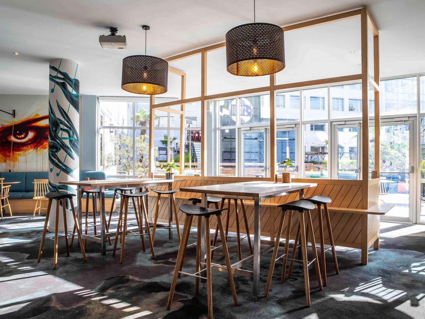 ibis-Styles-Paris-Bercy-Bar-15