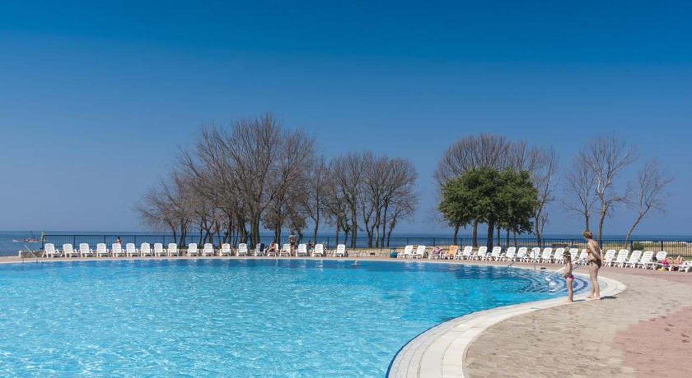 Polynesia Apartments