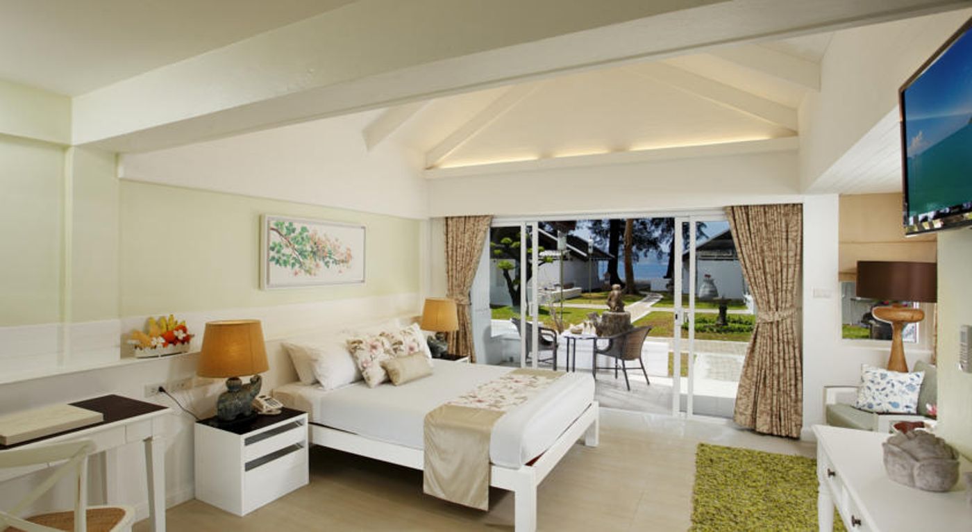 Thavorn Beach Village & Spa