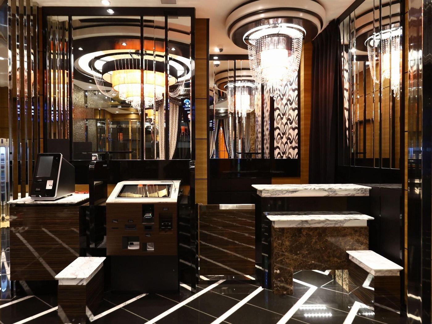 Apa Hotel Asakusa Kaminarimon Minami-Japan-Tokyo-Lobby-2