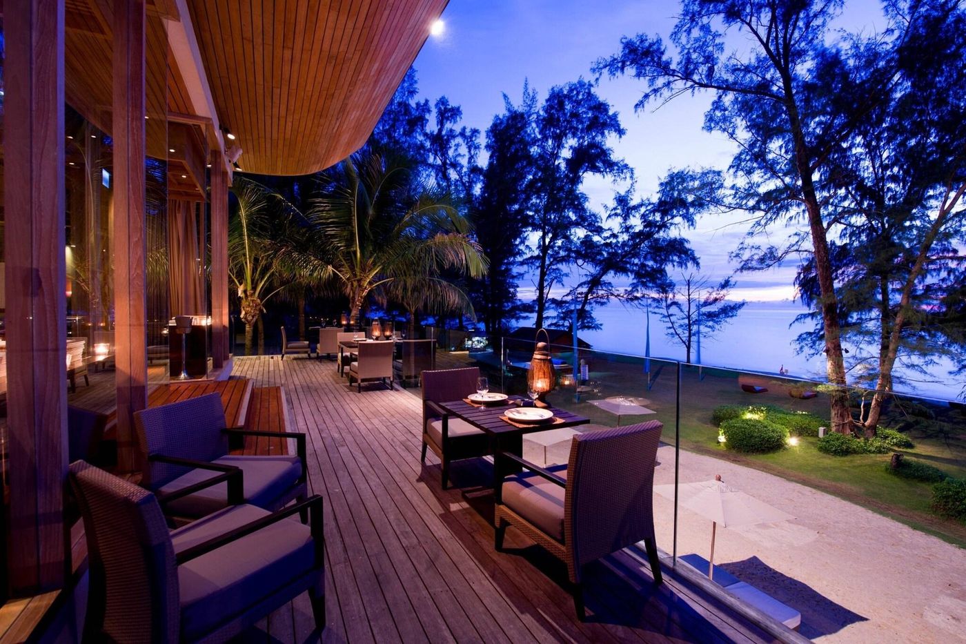 Renaissance-Phuket-Resort---Spa-Restaurant-15
