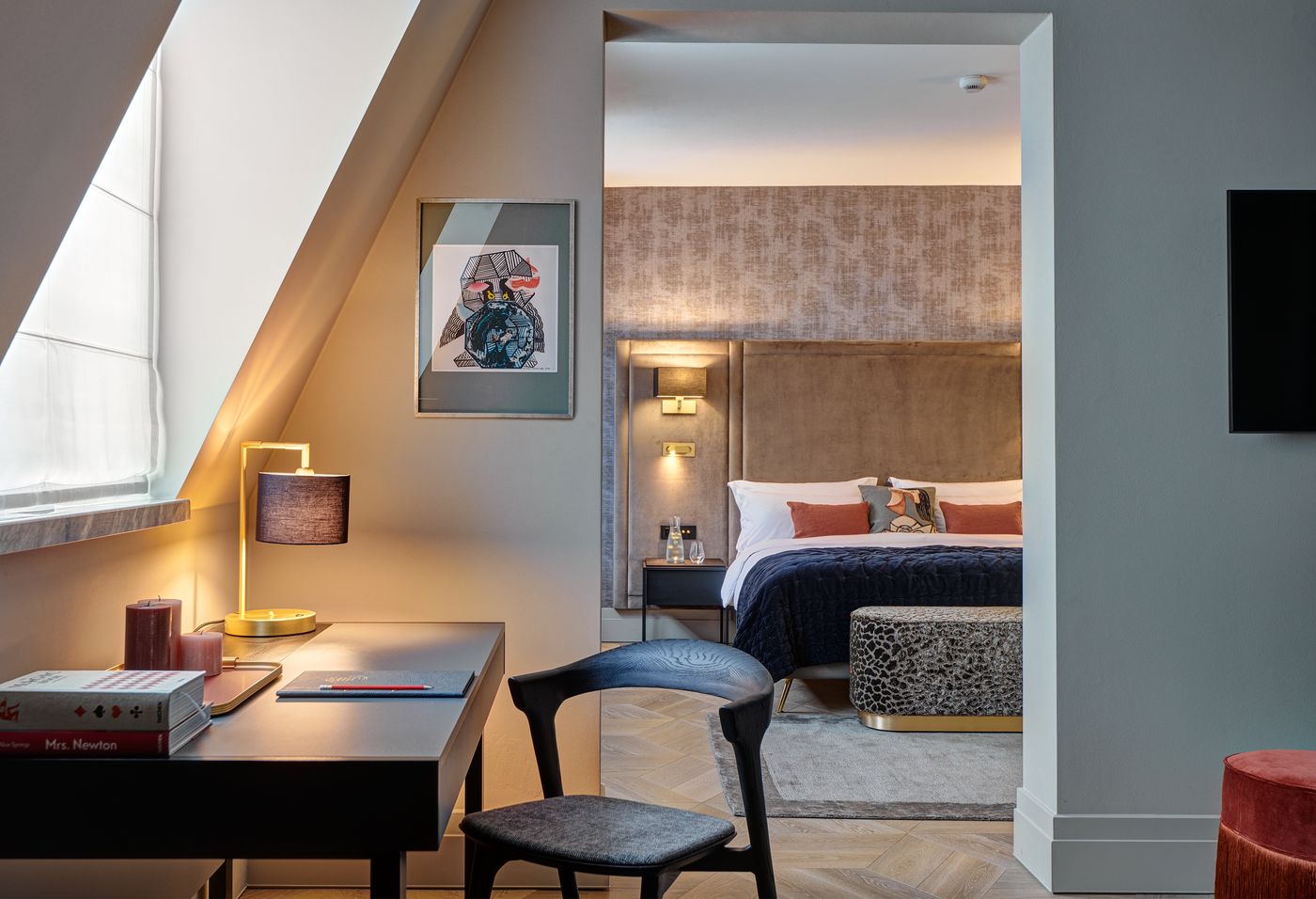 H15-Luxury-Palace-Room-21