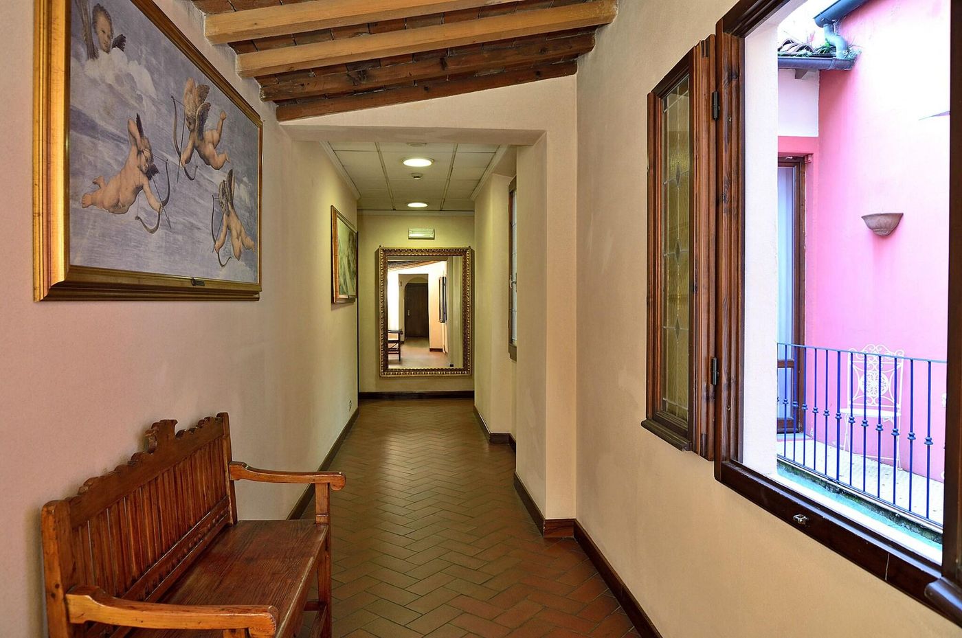 Porta-Faenza-Lobby-10