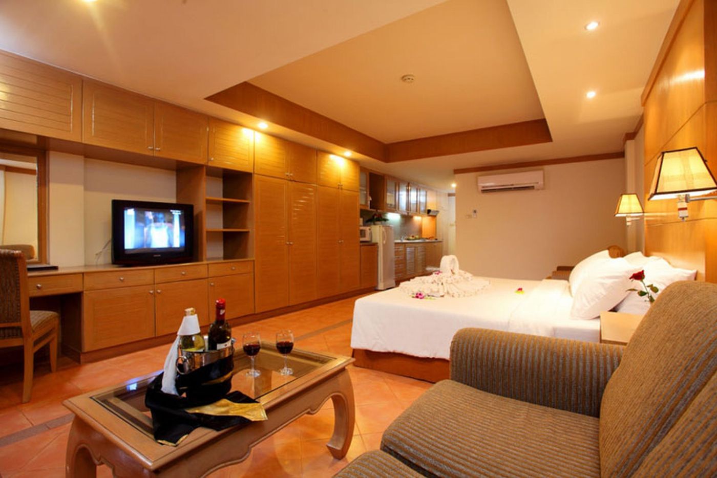 Horizon-Patong-Beach-Resort---Spa-Room-15