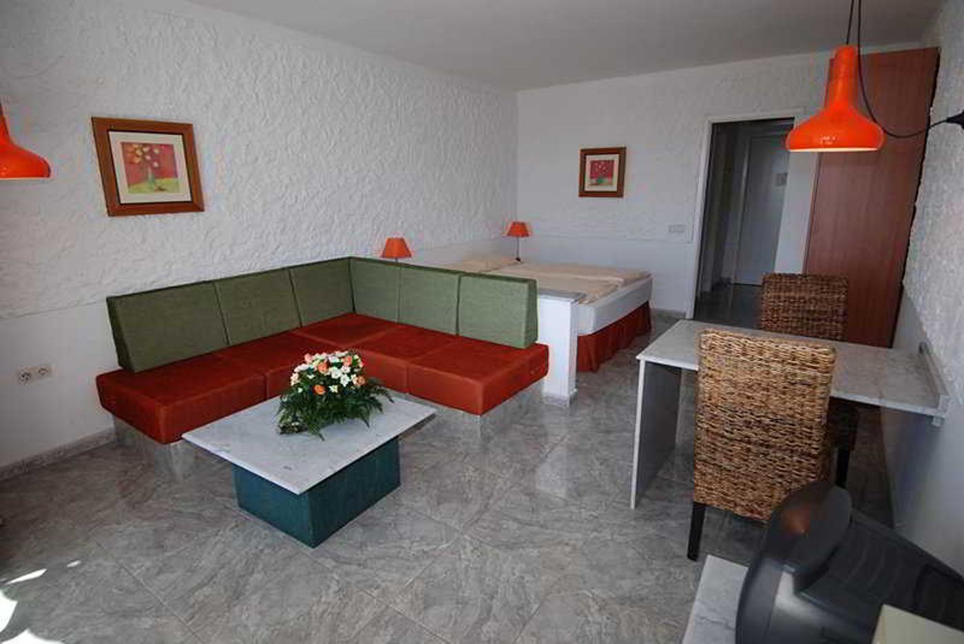 Studios-Matorral-Room-7