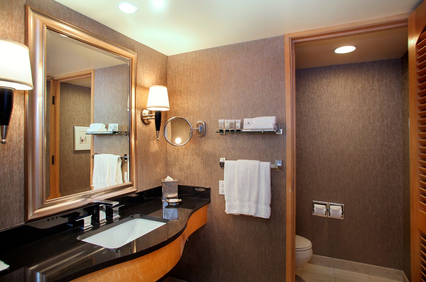 Pan-Pacific-Vancouver-Room-27