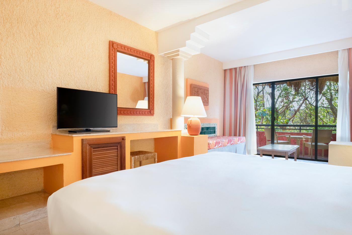 Iberostar-Waves-Quetzal-Room-40