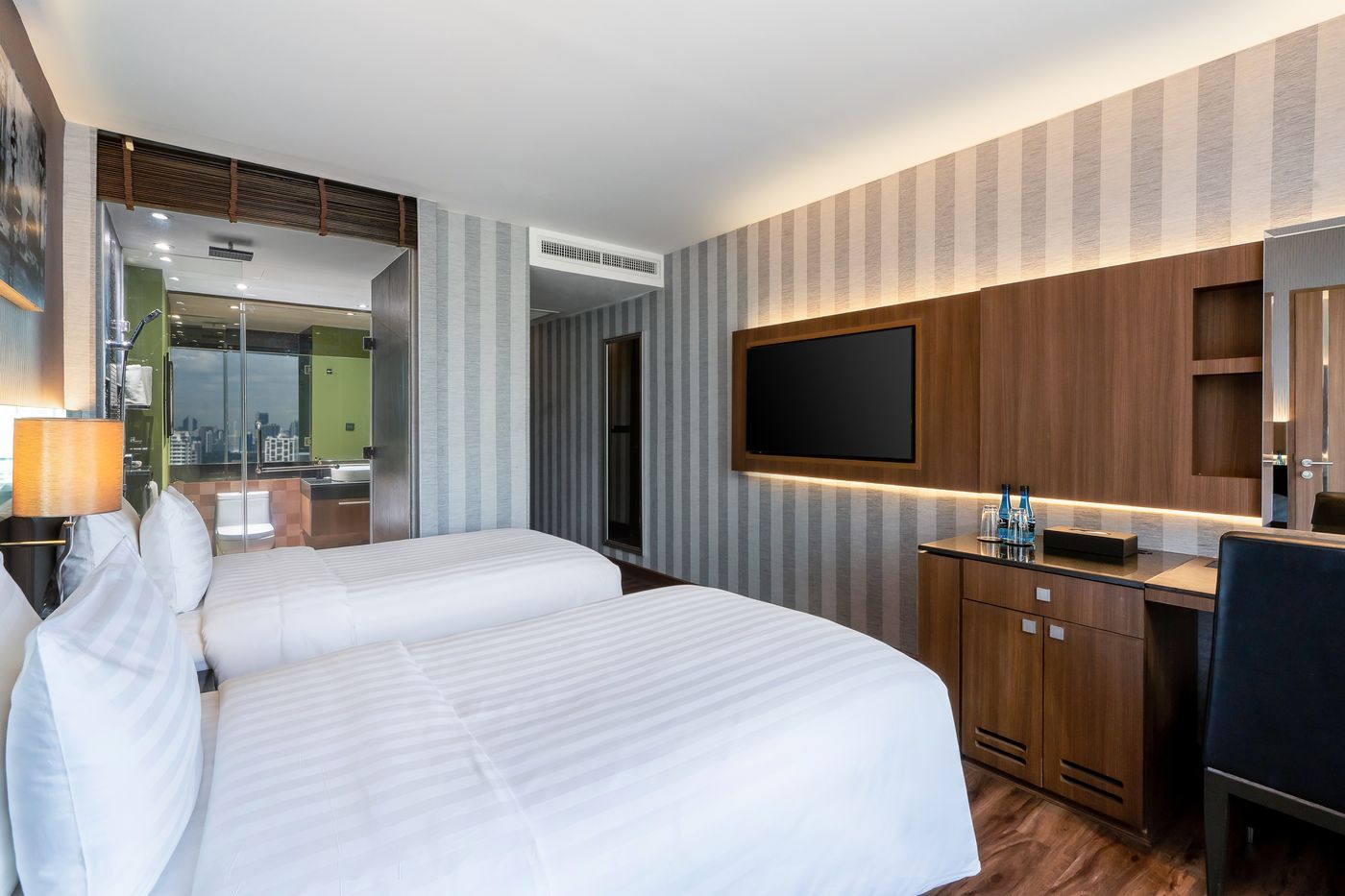 The-Continent-Hotel-Sukhumvit---Asok-BTS-Bangkok-Room-39