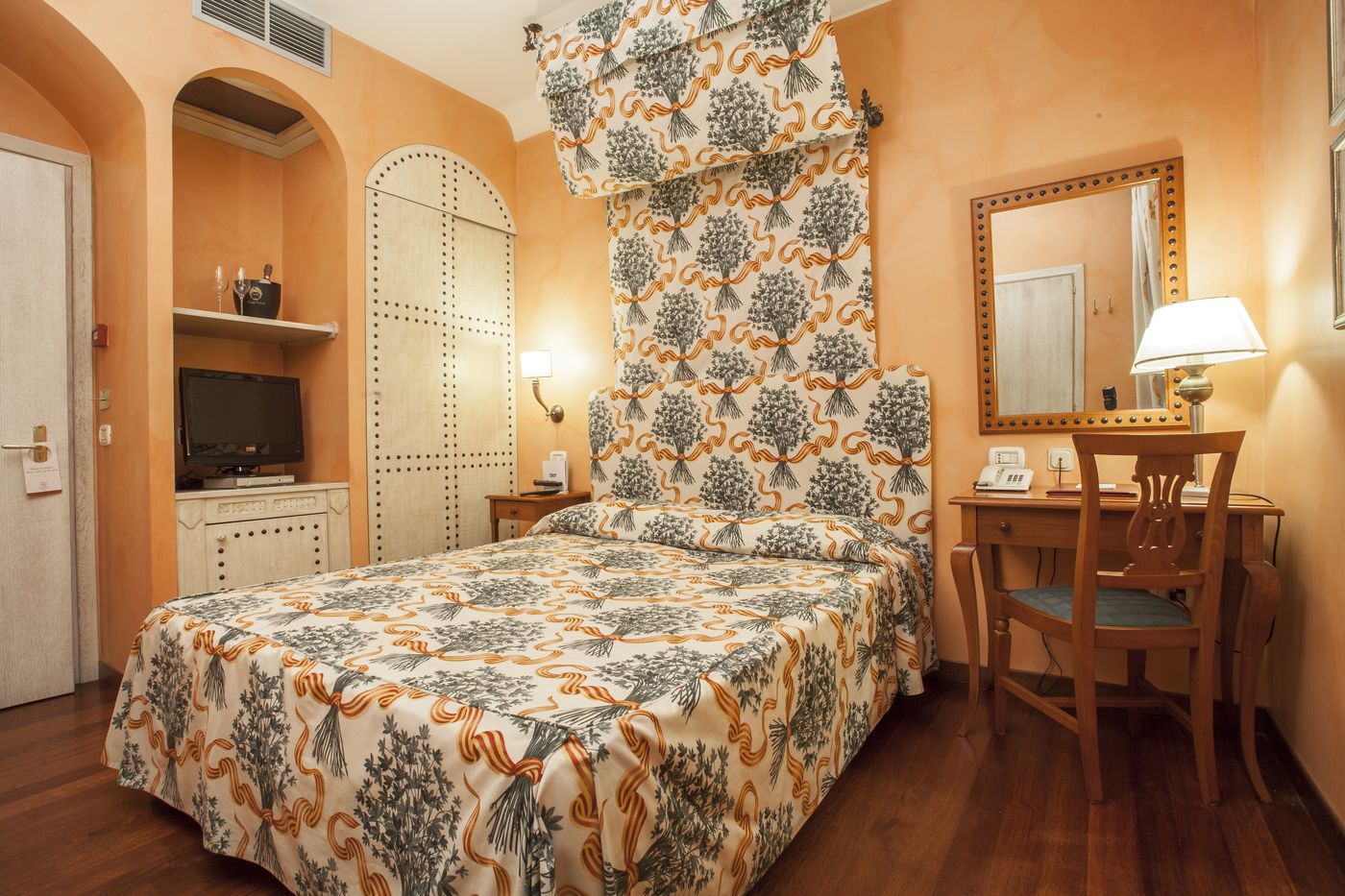 Vecchio-Borgo-Room-7